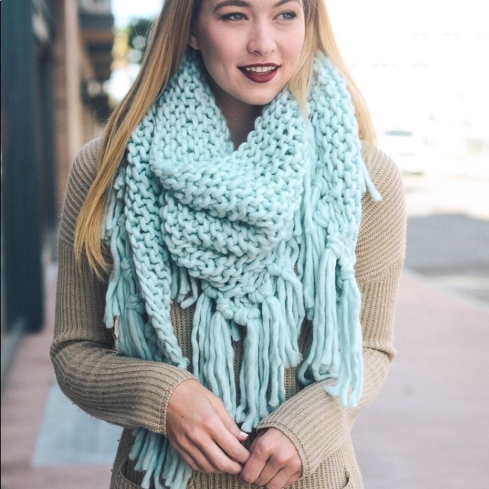 Oversized scarf NWOT - Picture 2 of 2